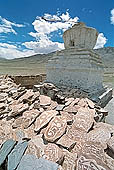 Ladakh - Chorten and cairn of graved stones close to Tso Kar 